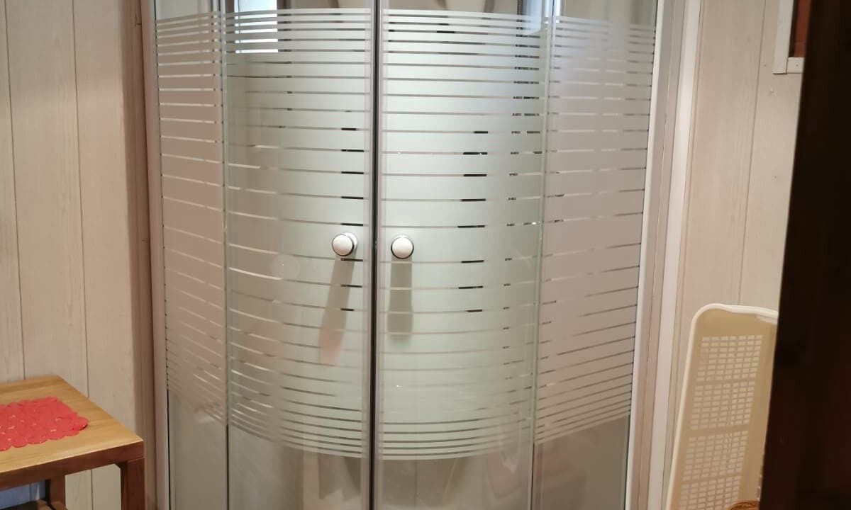 Photo of Bathroom in Taintrux