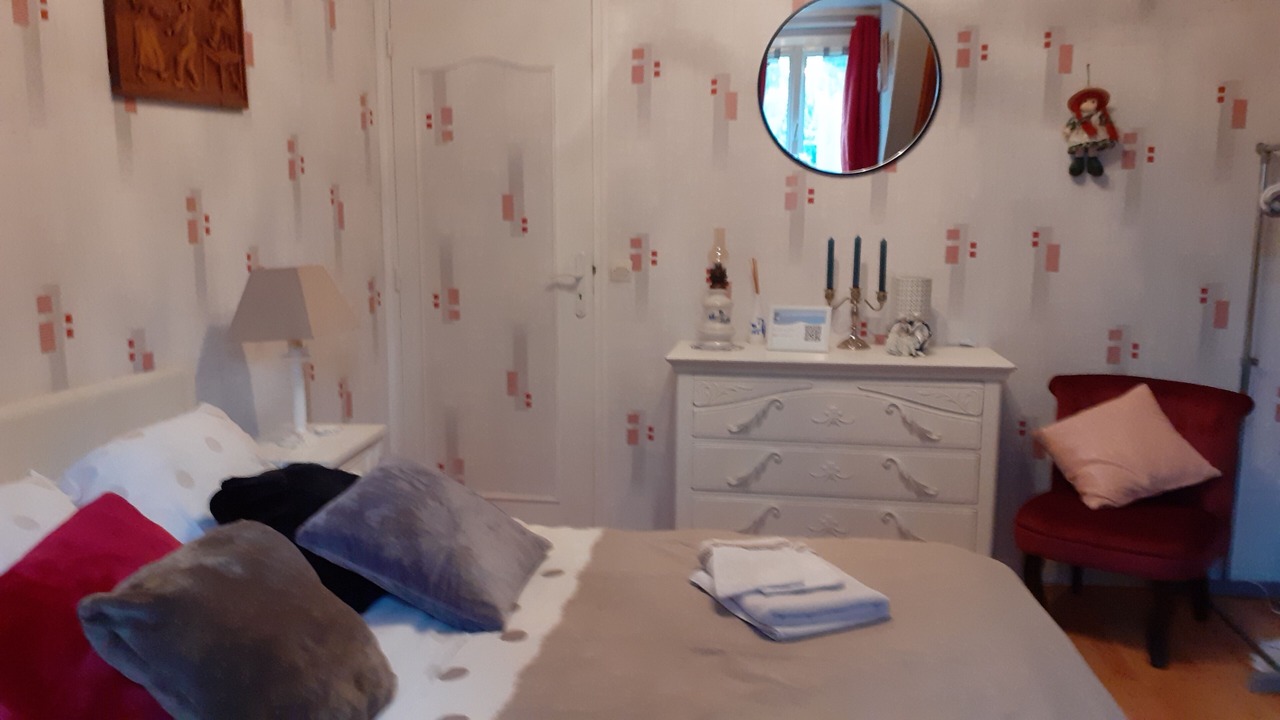 Photo of Bedroom in Saint-Remy-les-Chevreuse