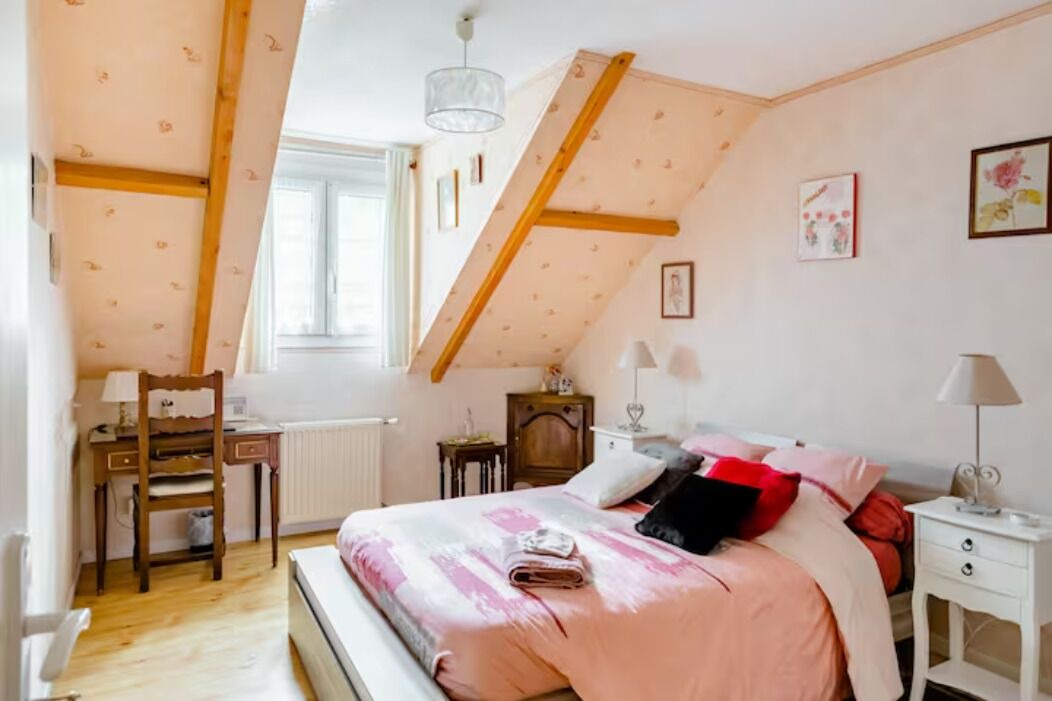 Photo of Bedroom in Saint-Remy-les-Chevreuse