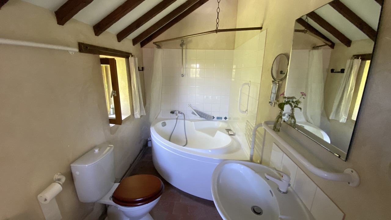 Photo of Bathroom in Pervencheres