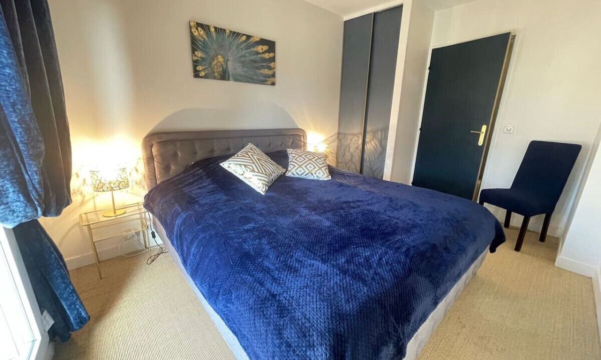 Photo of Bedroom in Saint-Cloud