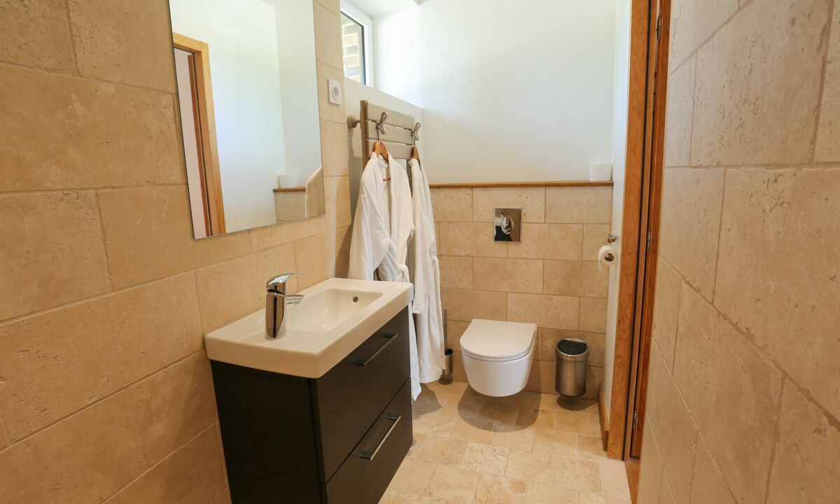 Photo of Bathroom in Saint-Fargeau
