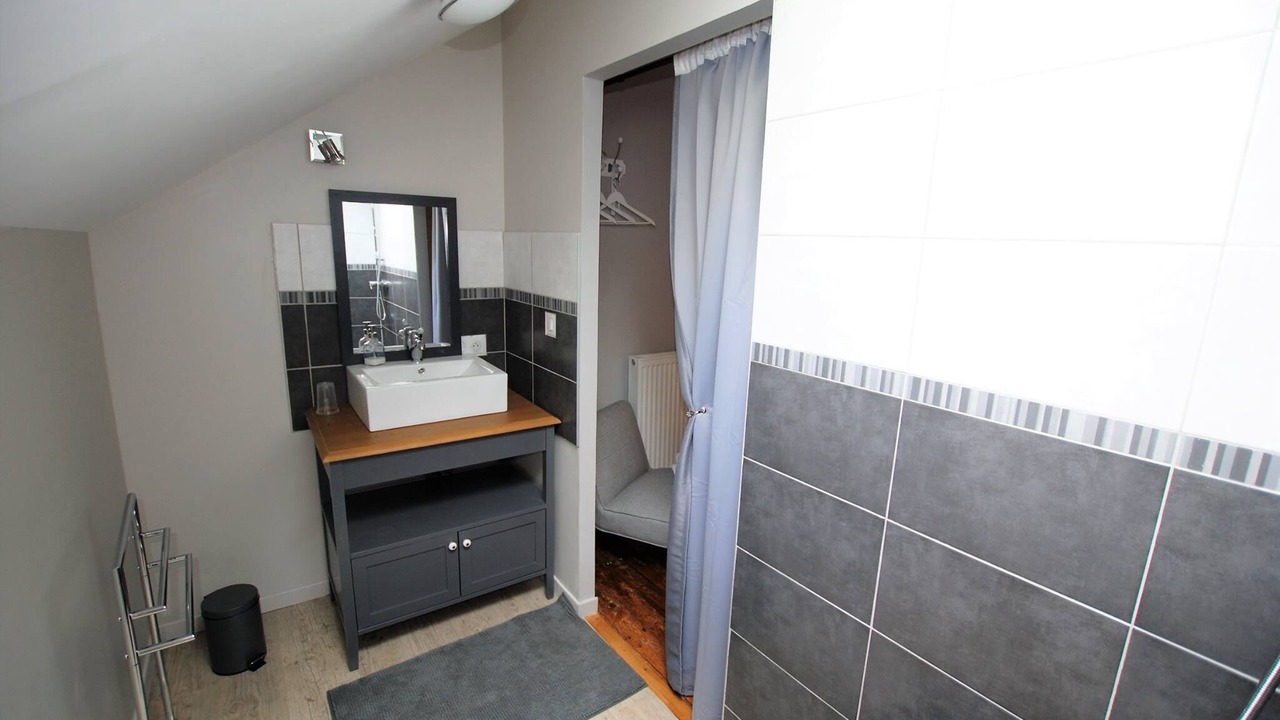 Photo of Bathroom in Barbonne-Fayel