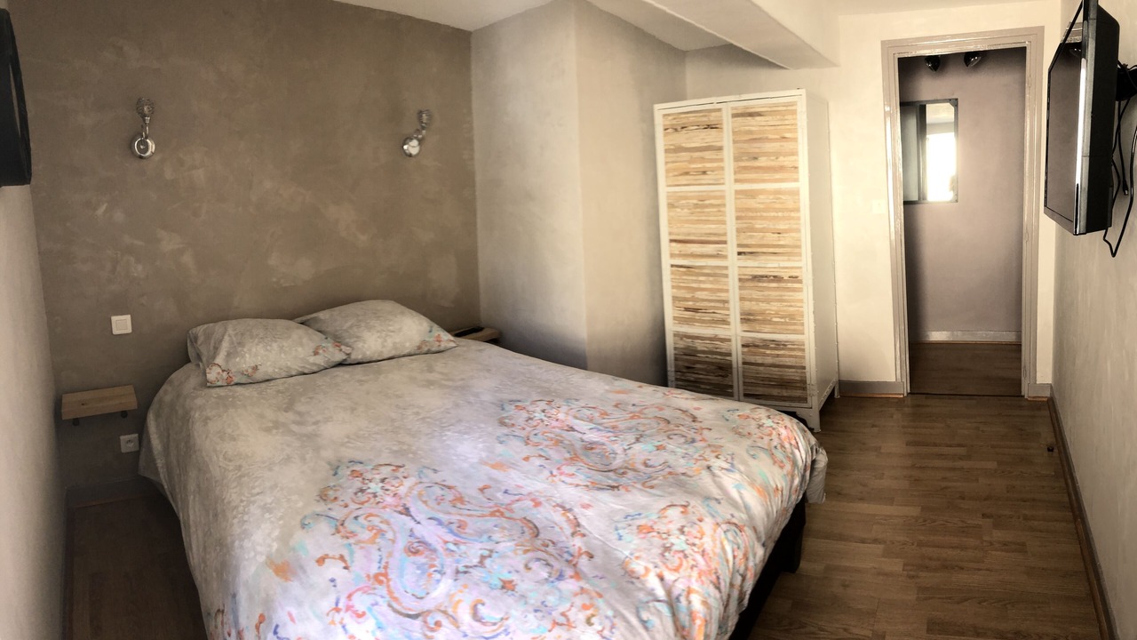 Photo of Bedroom in Semur-en-Auxois