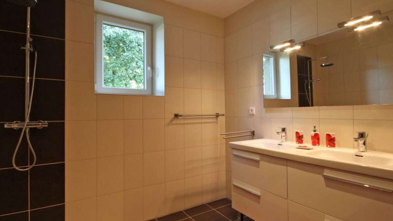 Photo of Bathroom in Saint-Denis-de-Villenette