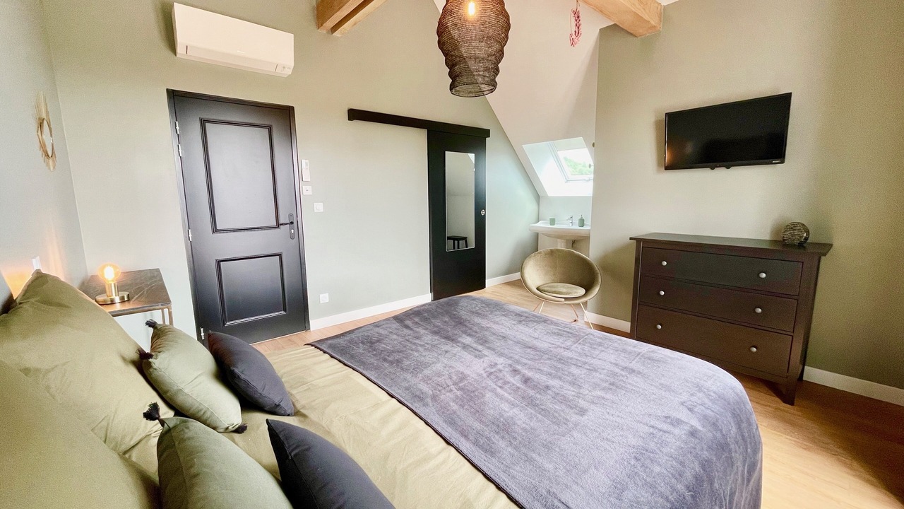 Photo of Bedroom in Rully