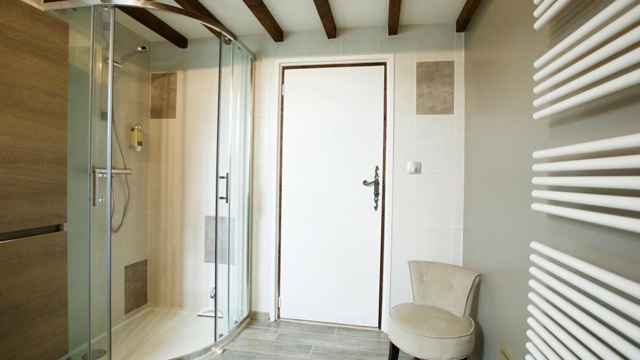 Photo of Bathroom in Estaires