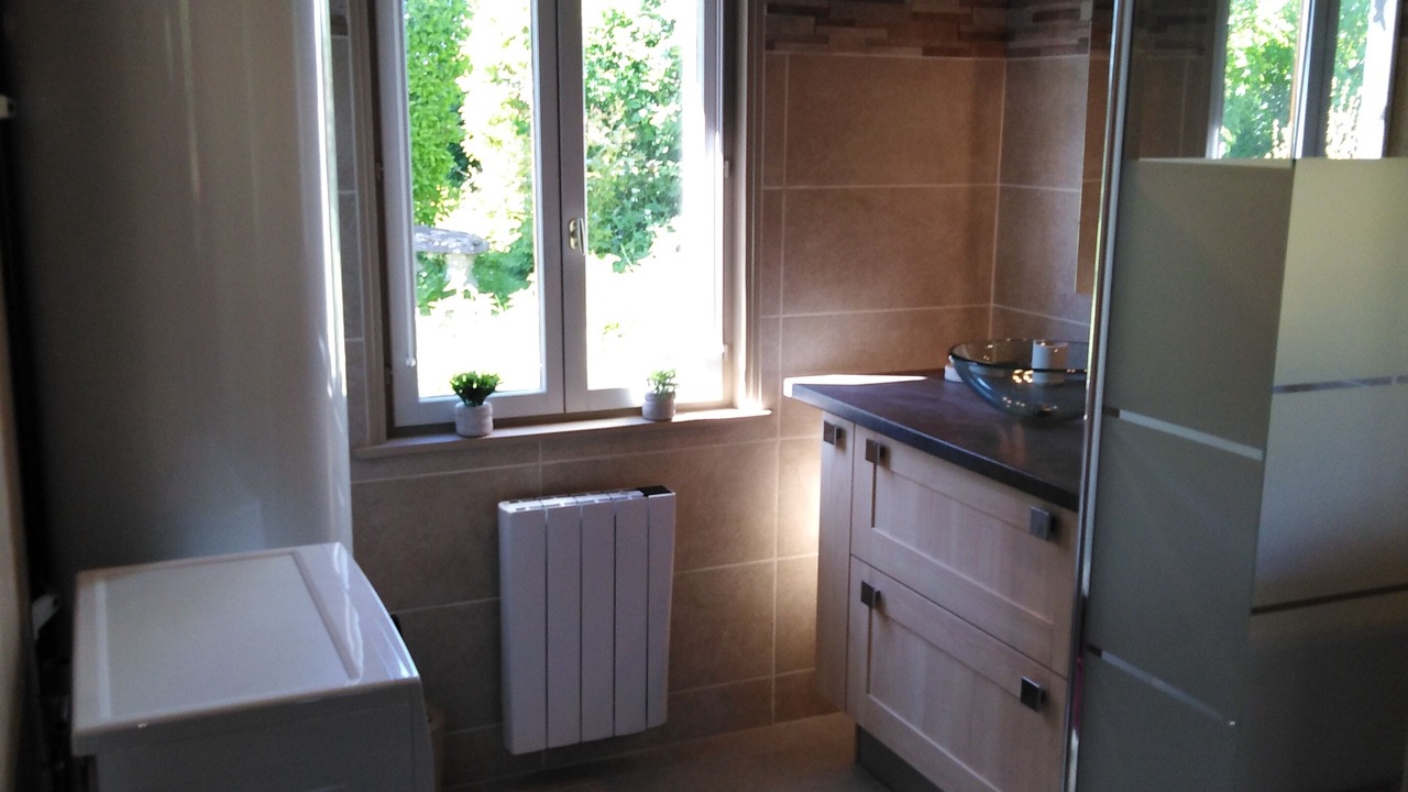 Photo of Bathroom in Courset