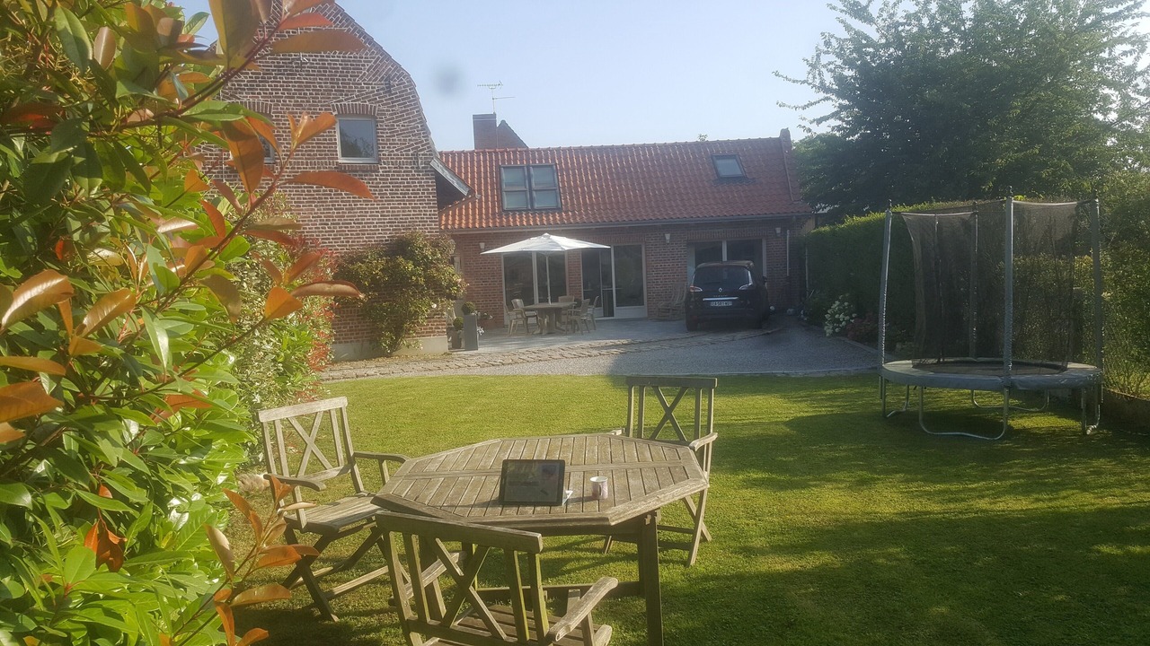 Photo of Outdoor in Louvil