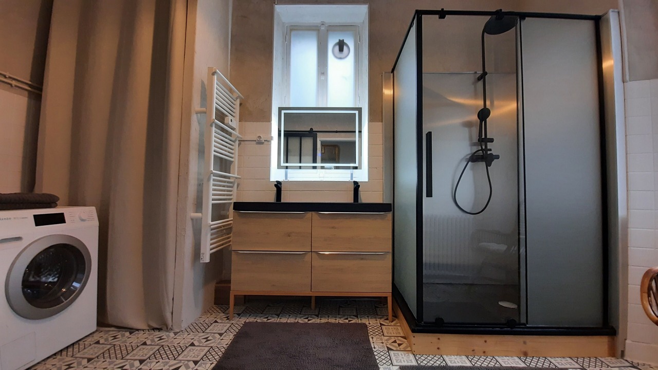 Photo of Bathroom in La Chapelle-Rablais