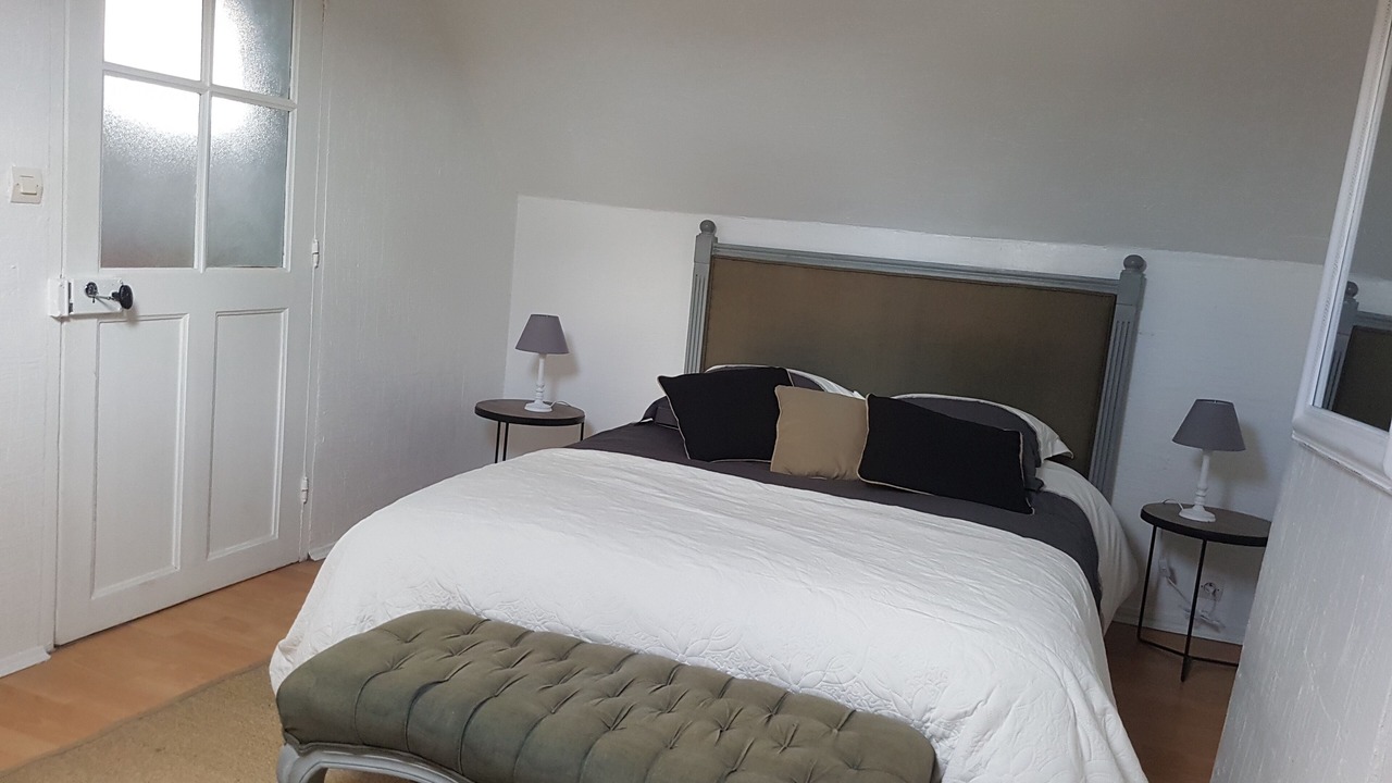 Photo of Bedroom in Ay