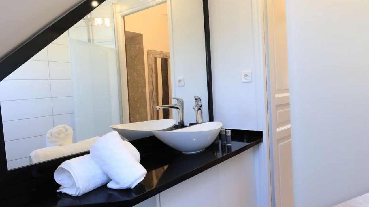 Photo of Bathroom in Notre-Dame
