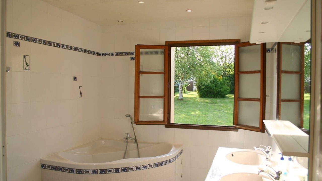 Photo of Bathroom in Saint-Josse