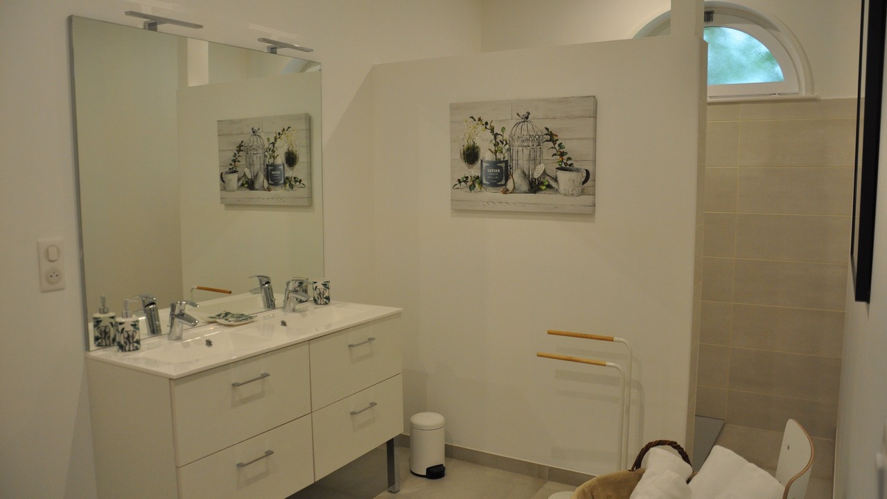 Photo of Bathroom in Le Titre