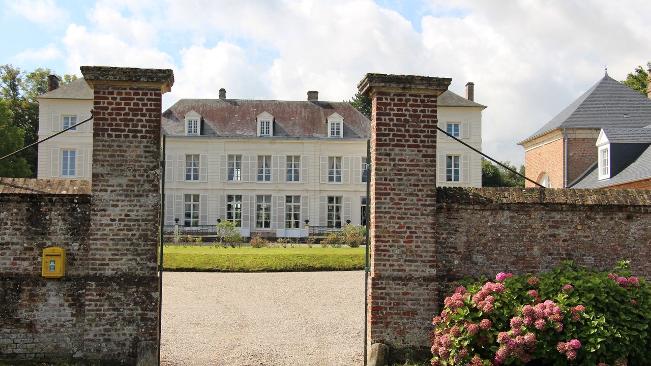 Photo of Outdoor in Le Titre