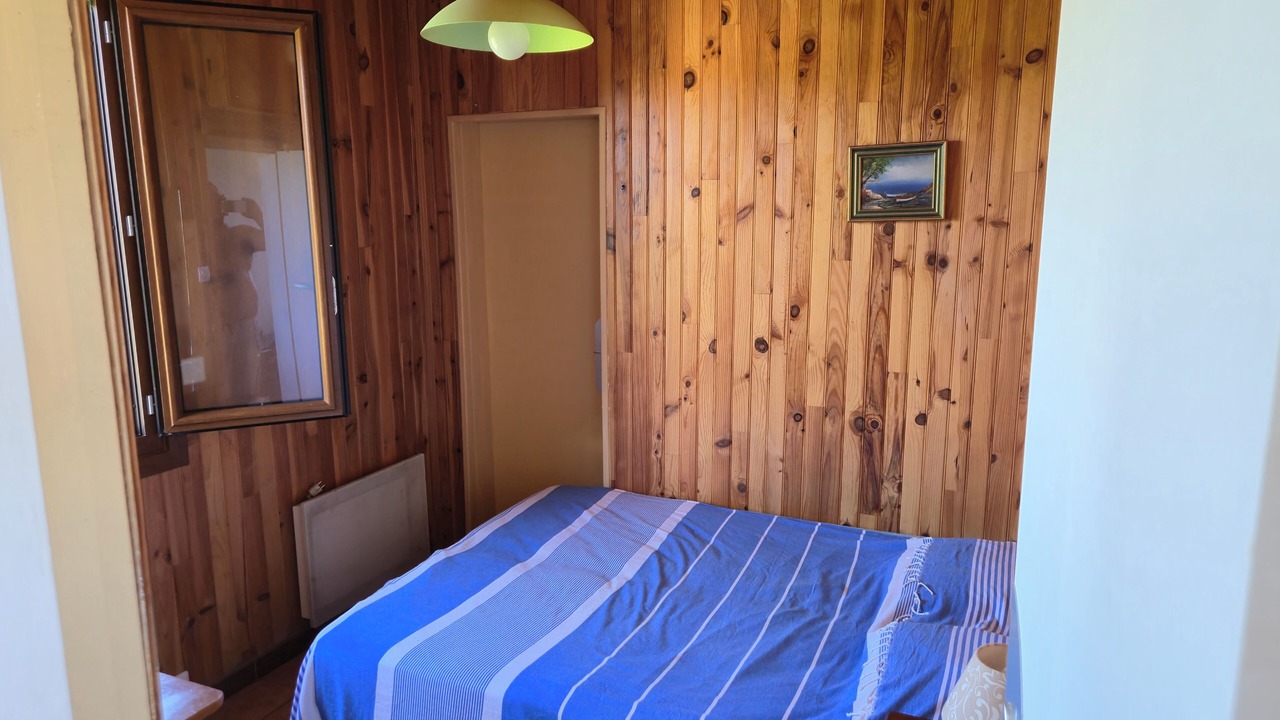 Photo of Bedroom in Flayat