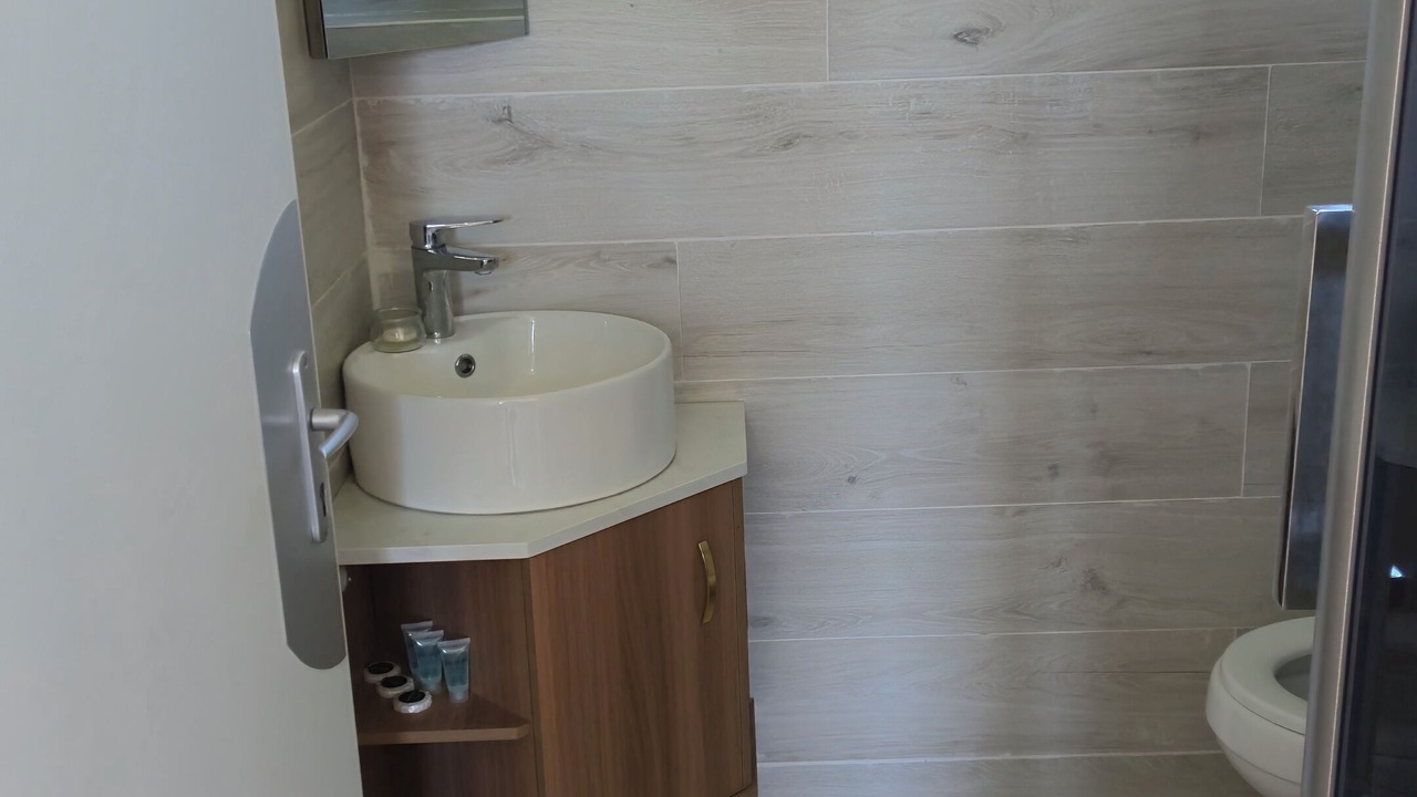 Photo of Bathroom in Flayat