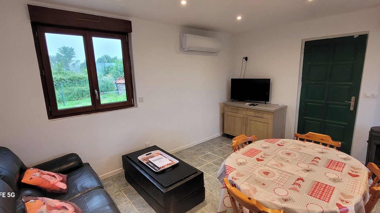 Photo of Livingroom in Flayat