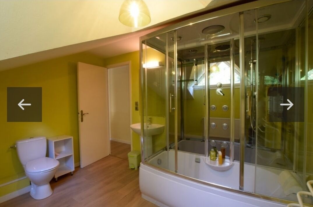Photo of Bathroom in Chastellux-sur-Cure