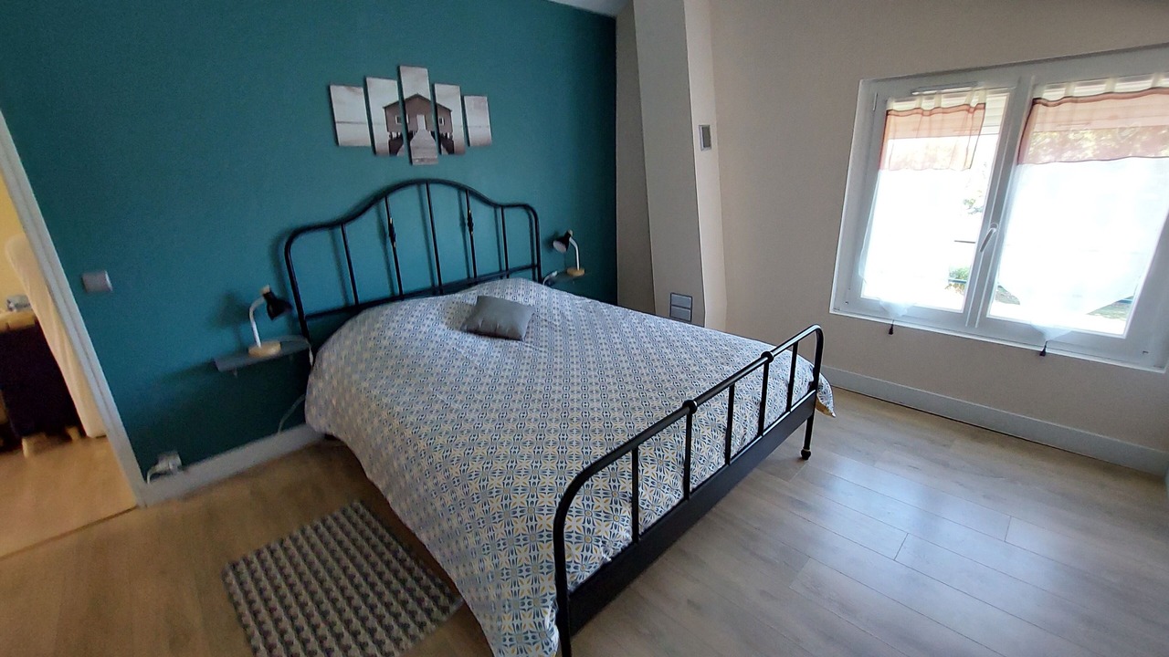 Photo of Bedroom in Chastellux-sur-Cure