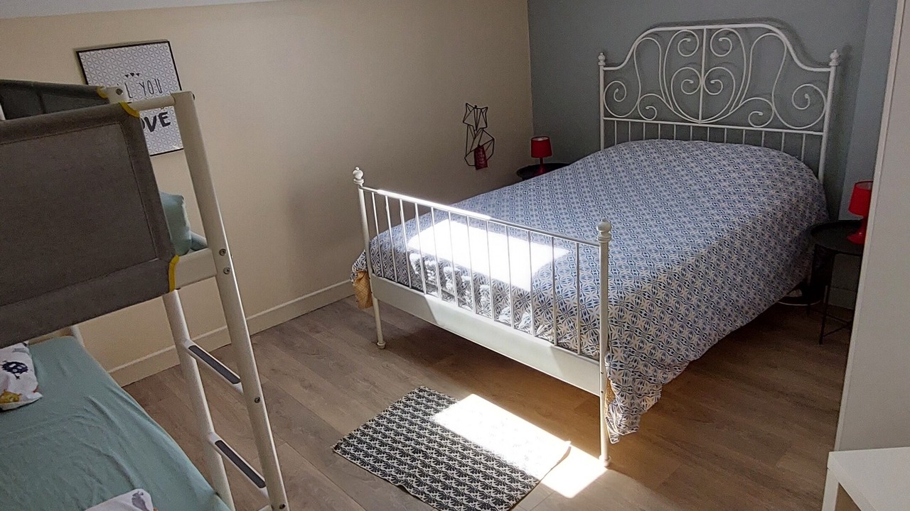 Photo of Bedroom in Chastellux-sur-Cure