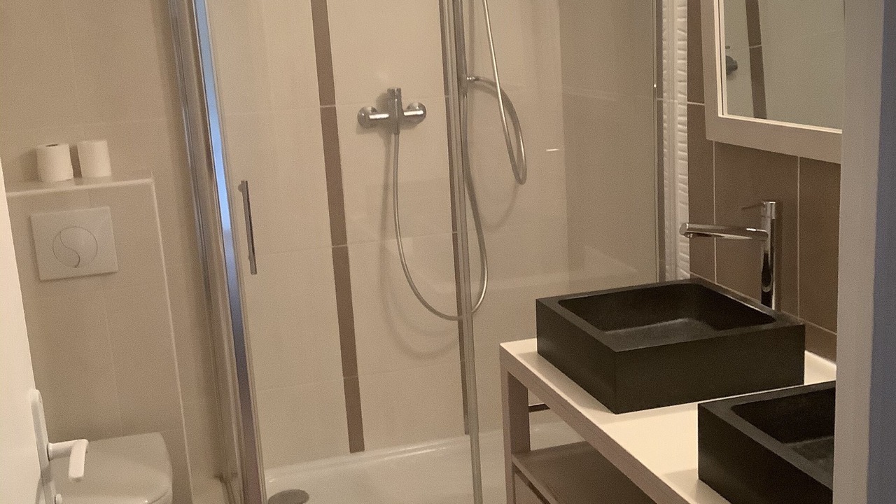 Photo of Bathroom in Juziers