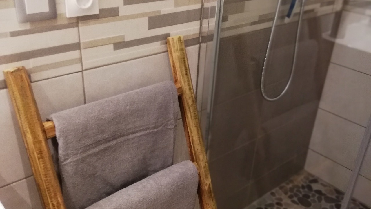 Photo of Bathroom in Neuville-sur-Ailette