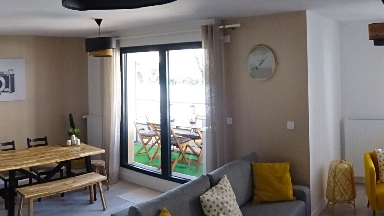 Photo of Livingroom in Colombes