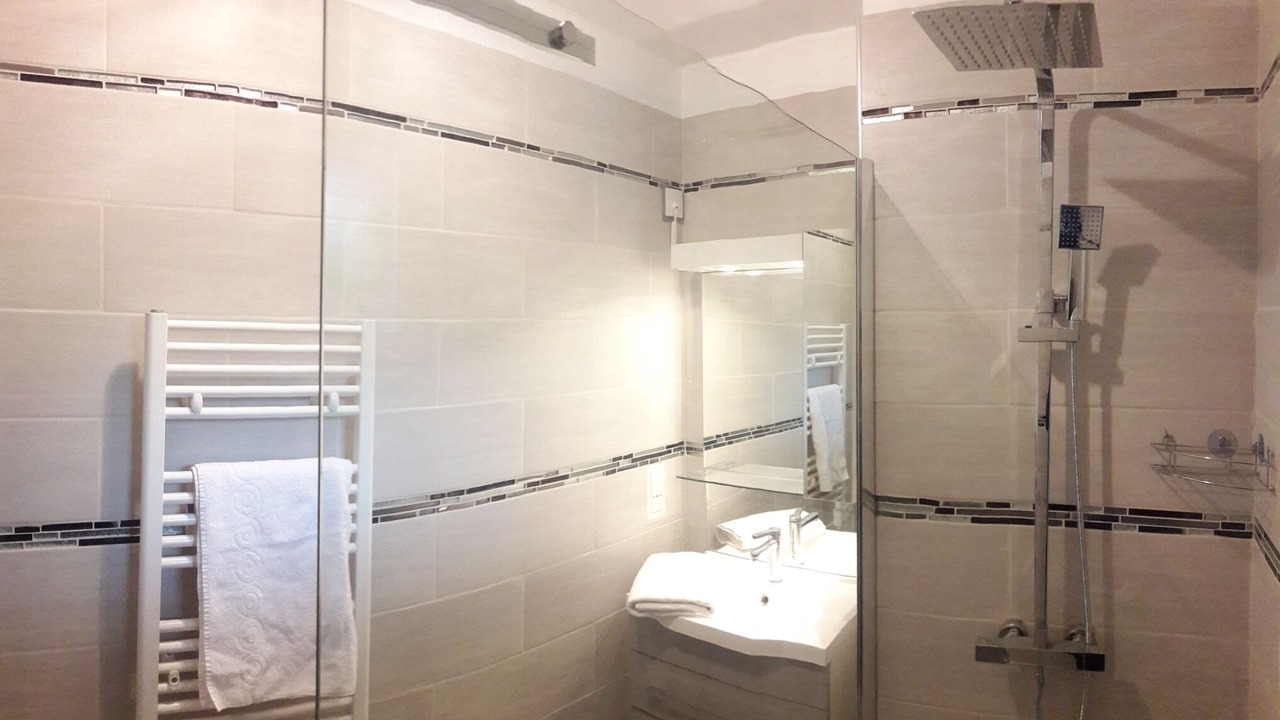 Photo of Bathroom in Equemauville