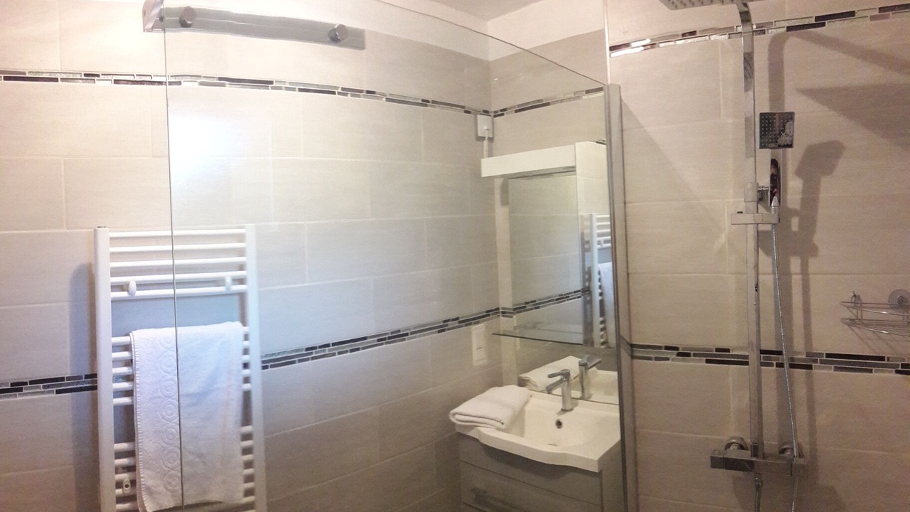 Photo of Bathroom in Equemauville
