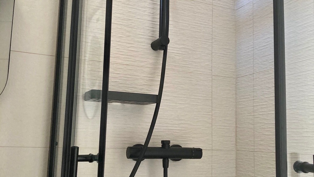Photo of Bathroom in Saint-Fargeau
