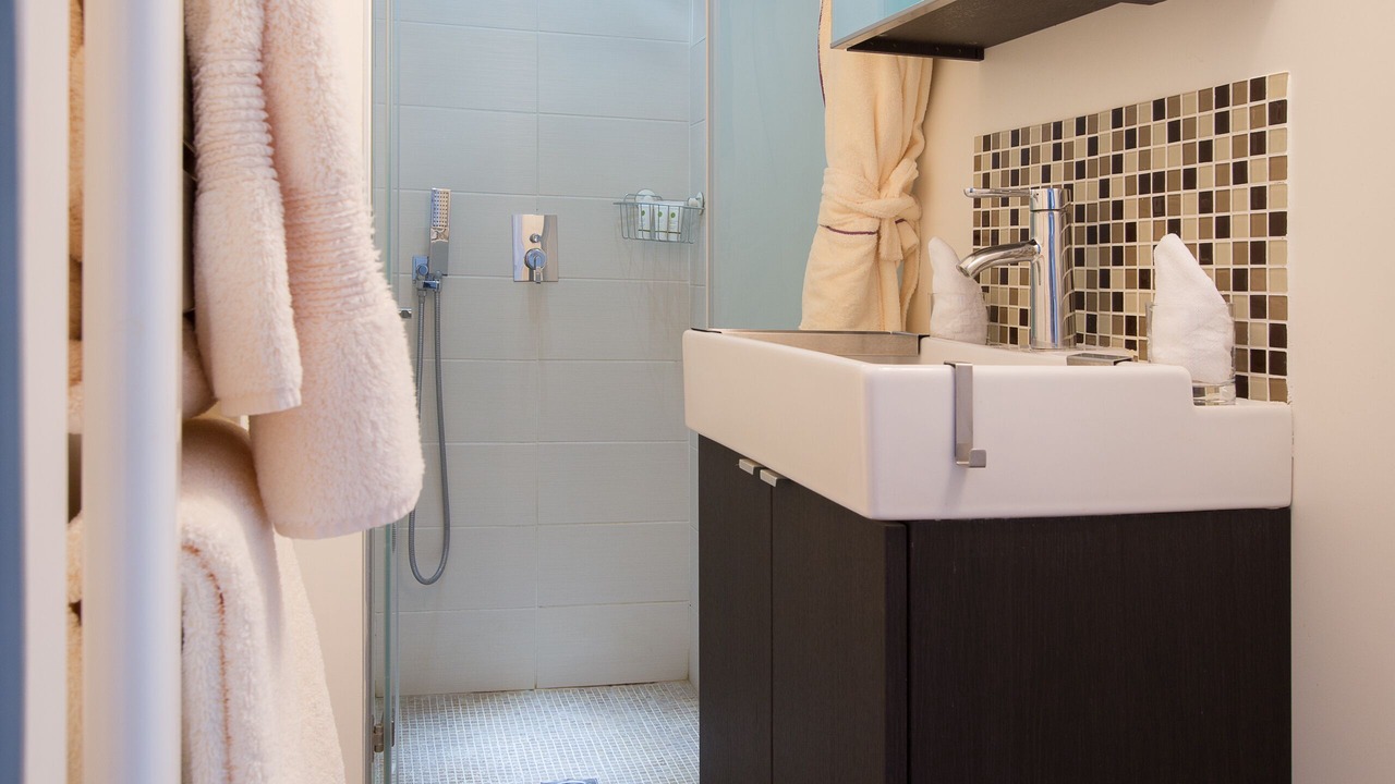 Photo of Bathroom in Beaune City Centre