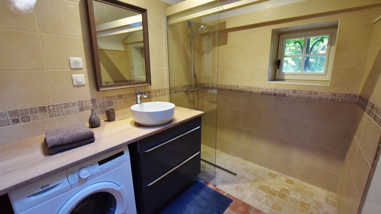 Photo of Bathroom in Bouchy-Saint-Genest