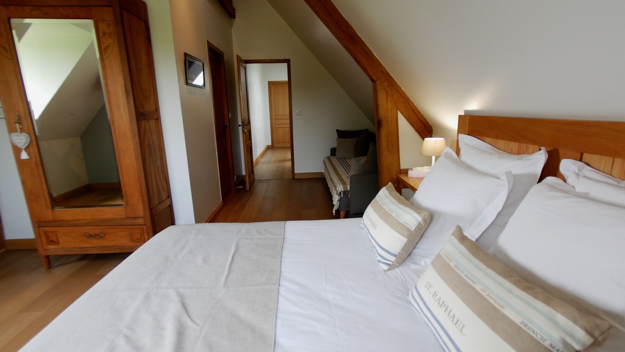 Photo of Bedroom in Genneville