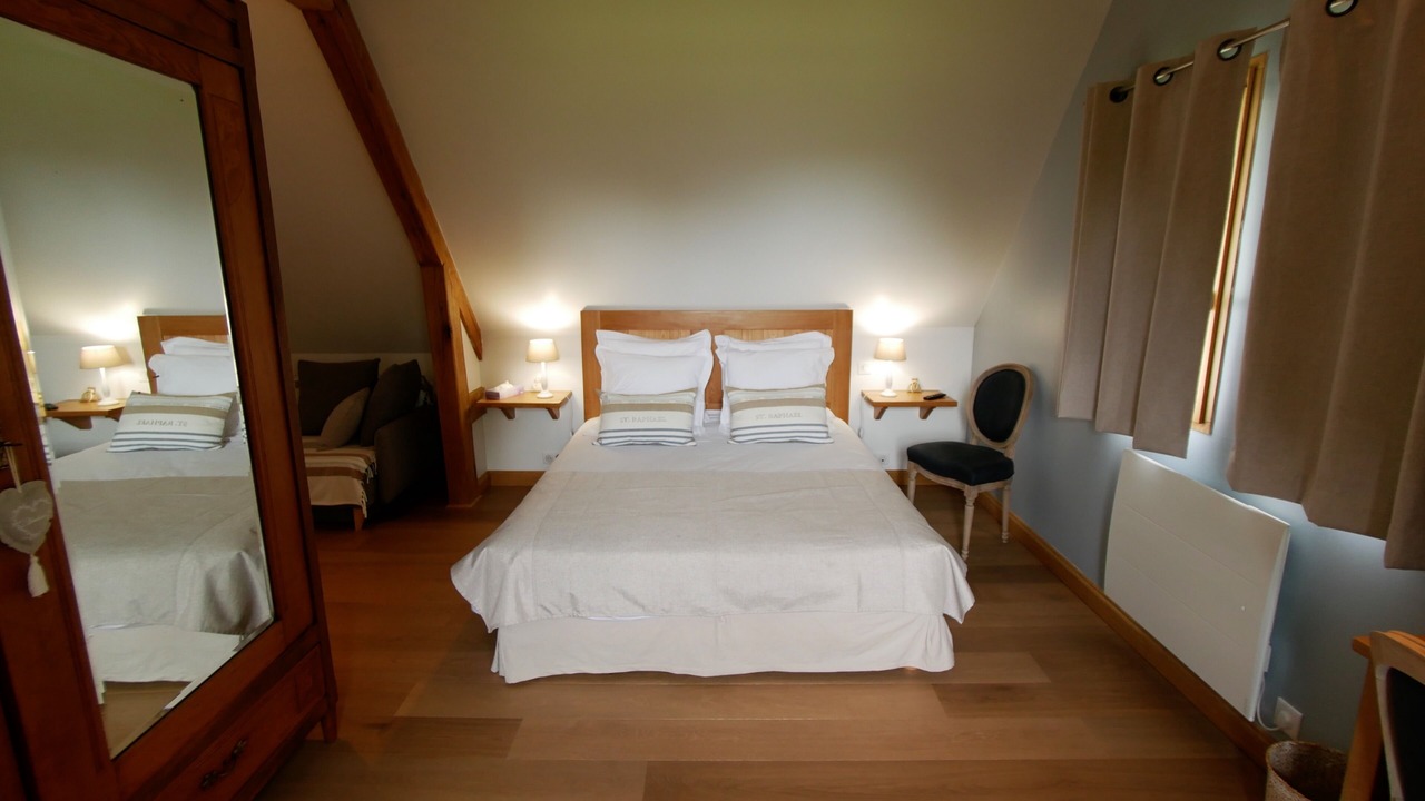 Photo of Bedroom in Genneville