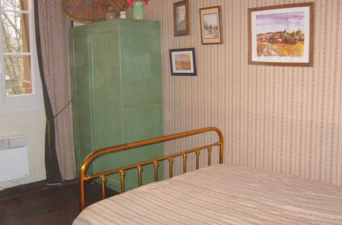 Photo of Bedroom in Quarre-les-Tombes
