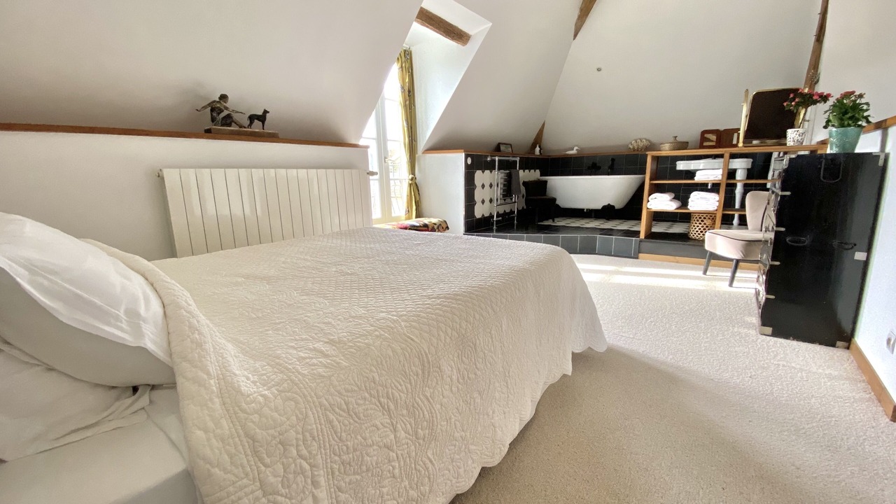 Photo of Bedroom in Marnay-sur-Seine