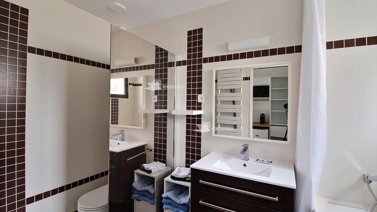 Photo of Bathroom in Saint-Gratien