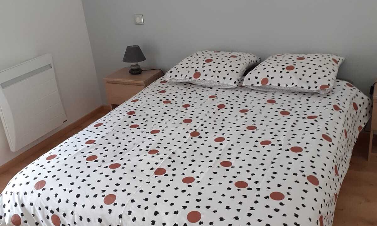 Photo of Bedroom in Saulieu