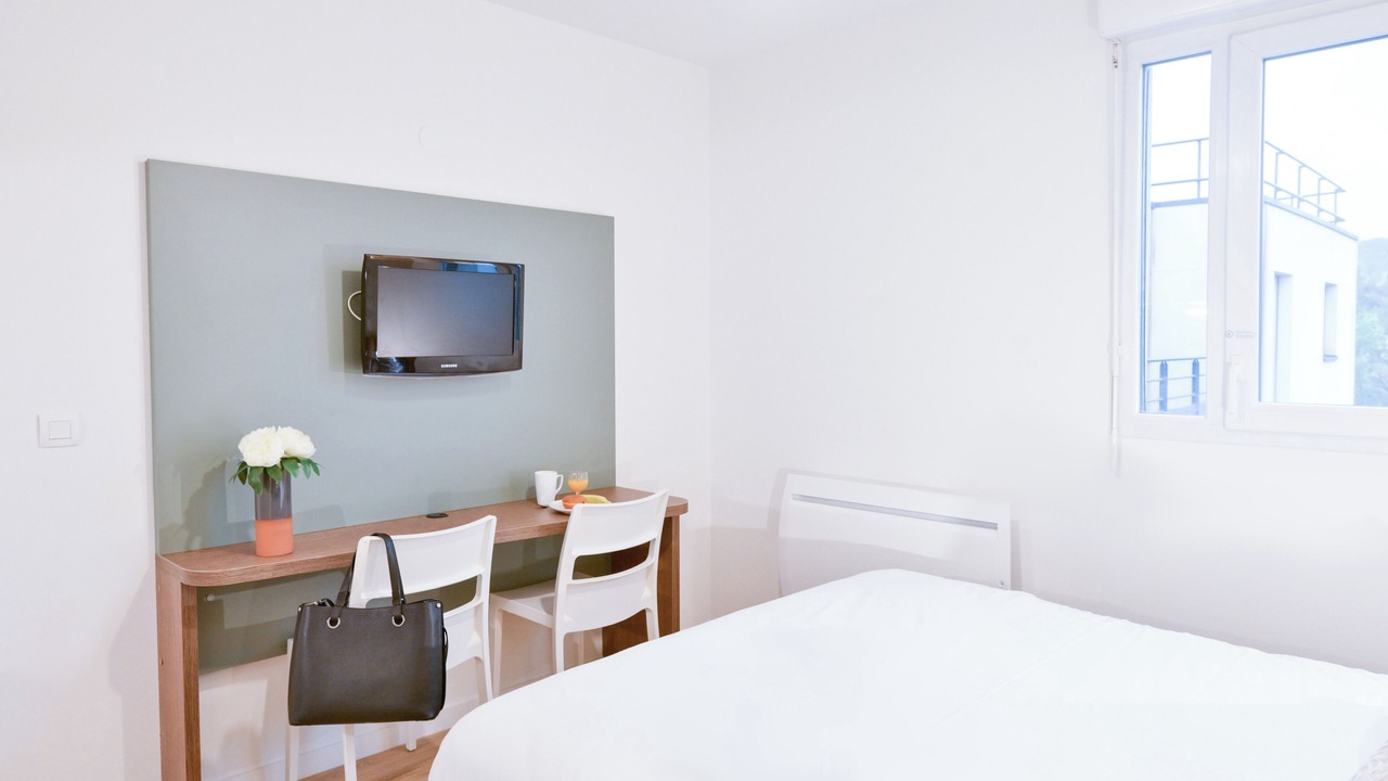 Photo of Bedroom in Saint-Cyr-l'Ecole