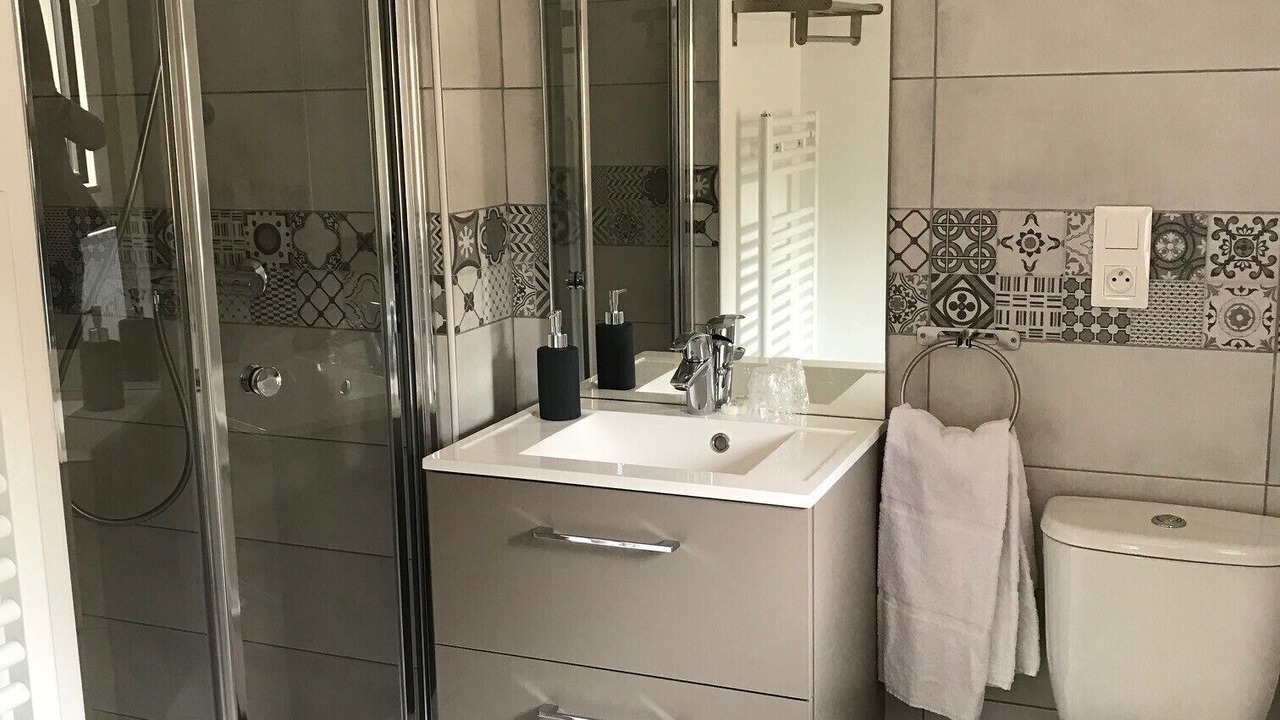Photo of Bathroom in Meauce