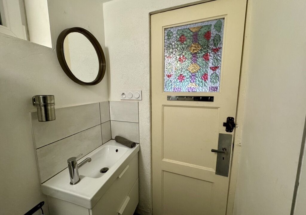 Photo of Bathroom in Barr