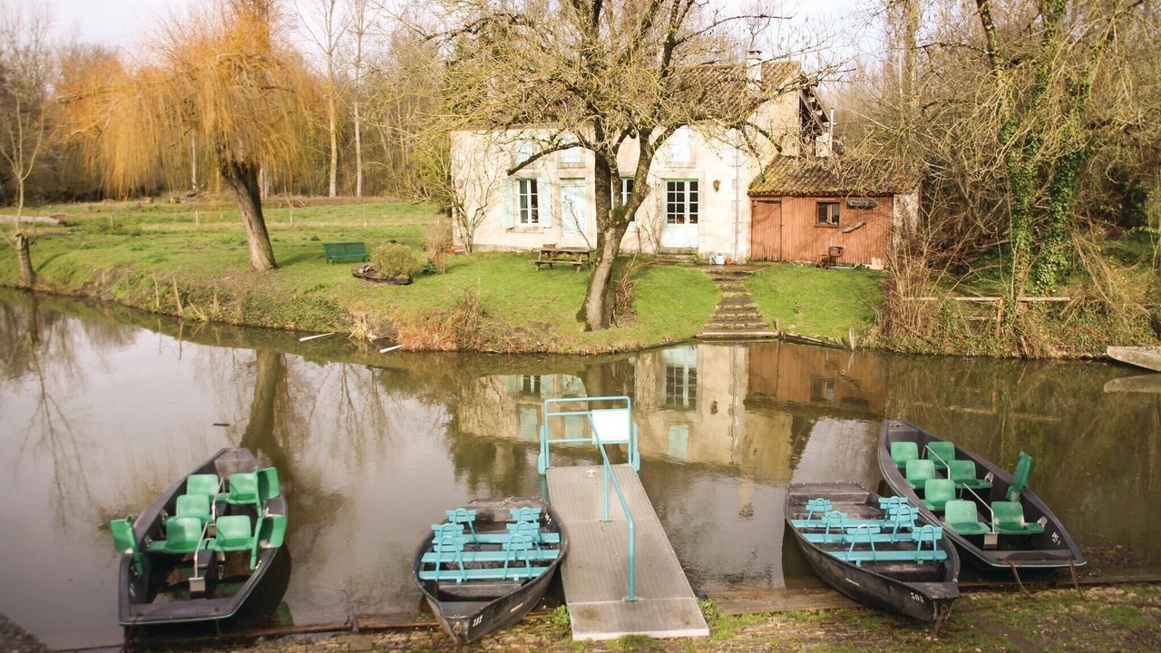 Photo of Others in Fontenille-Saint-Martin-d'Entraigues