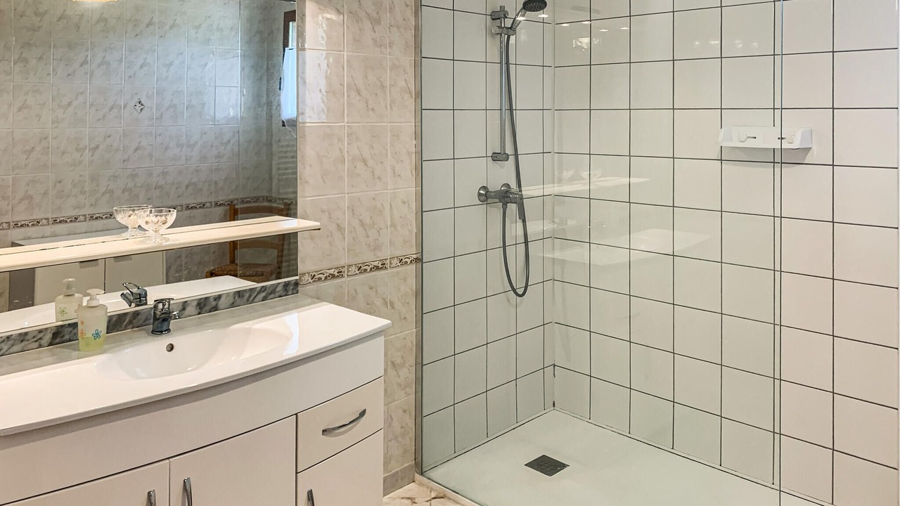 Photo of Bathroom in Gueschart