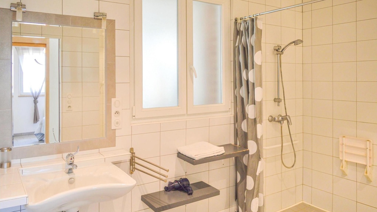 Photo of Bathroom in Roisel