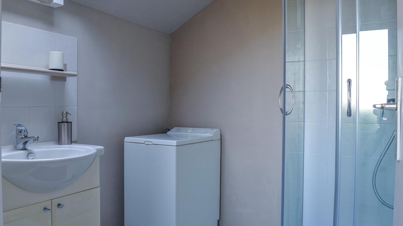 Photo of Bathroom in Auxi-le-Chateau
