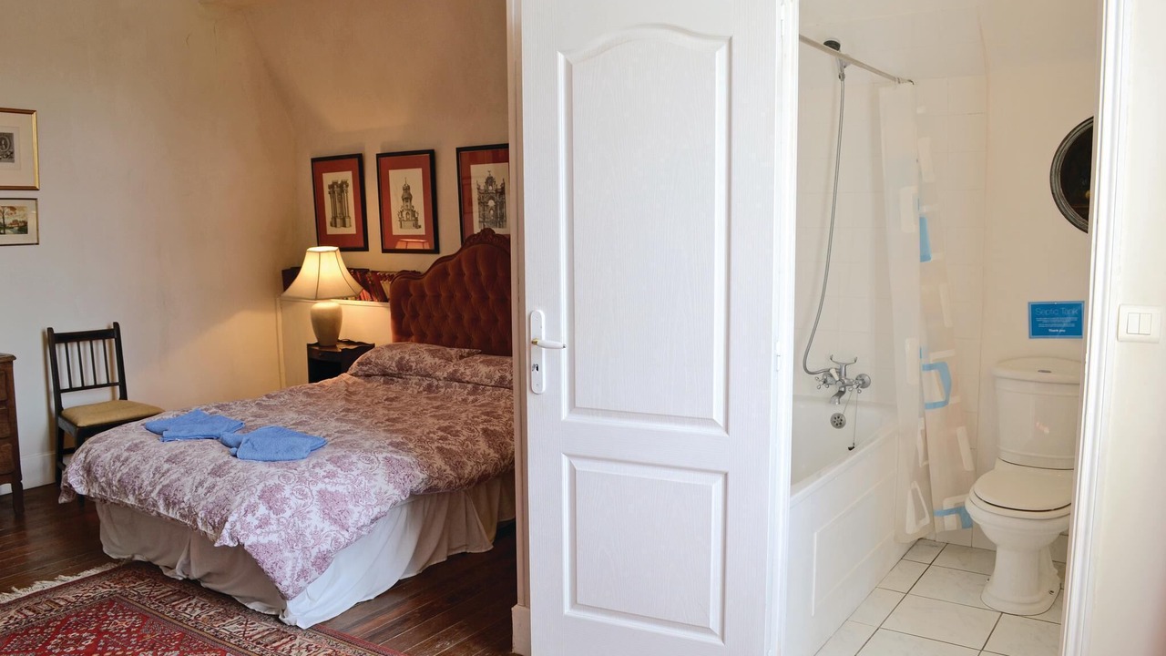 Photo of Bathroom in Marconne