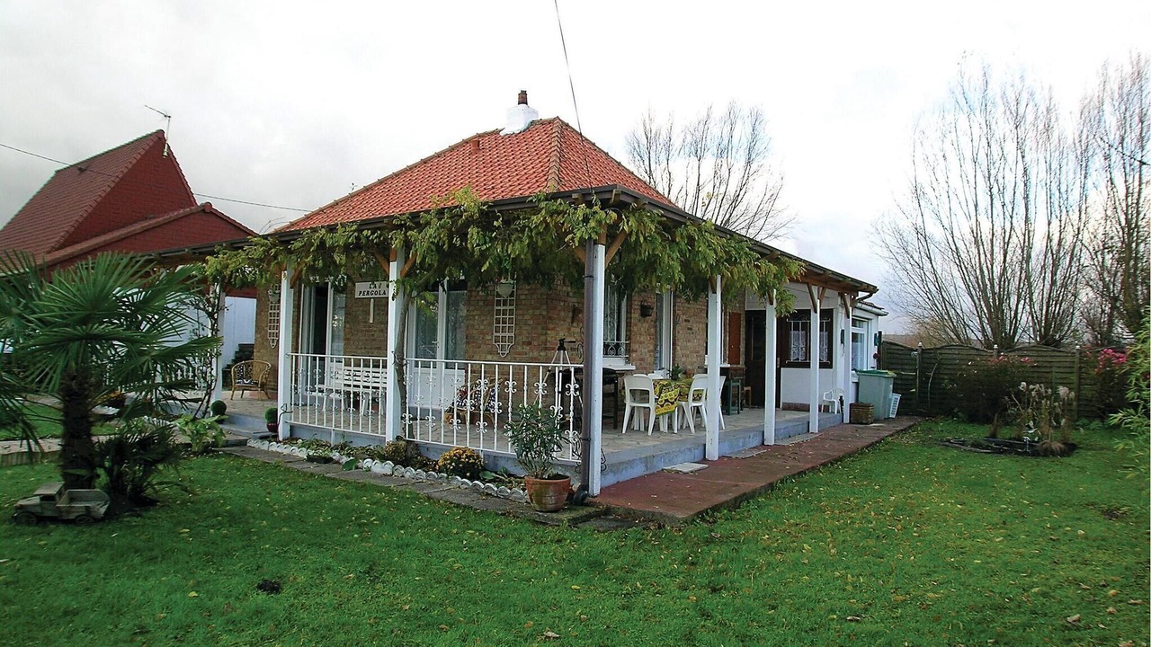 Photo of Others in Houlle