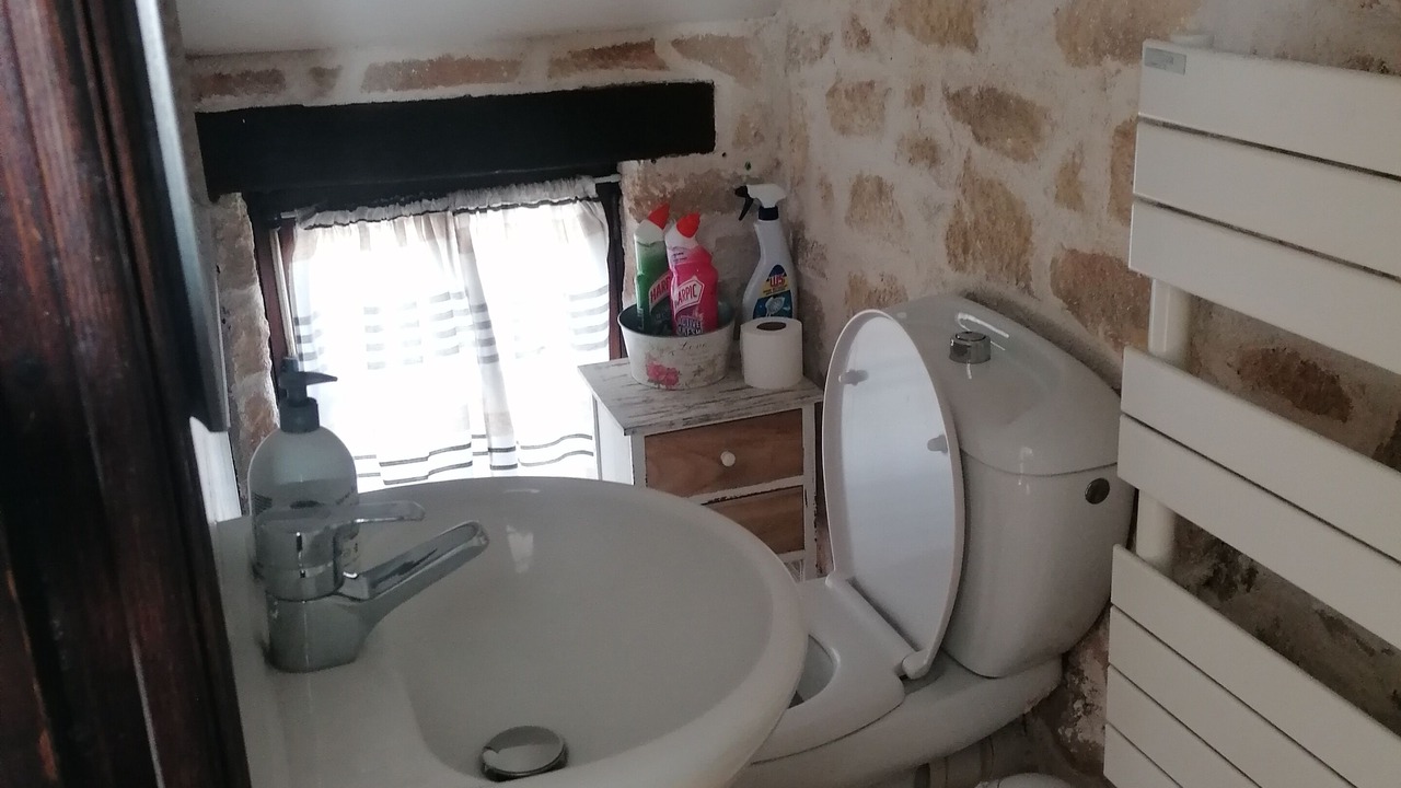 Photo of Bathroom in Echarcon