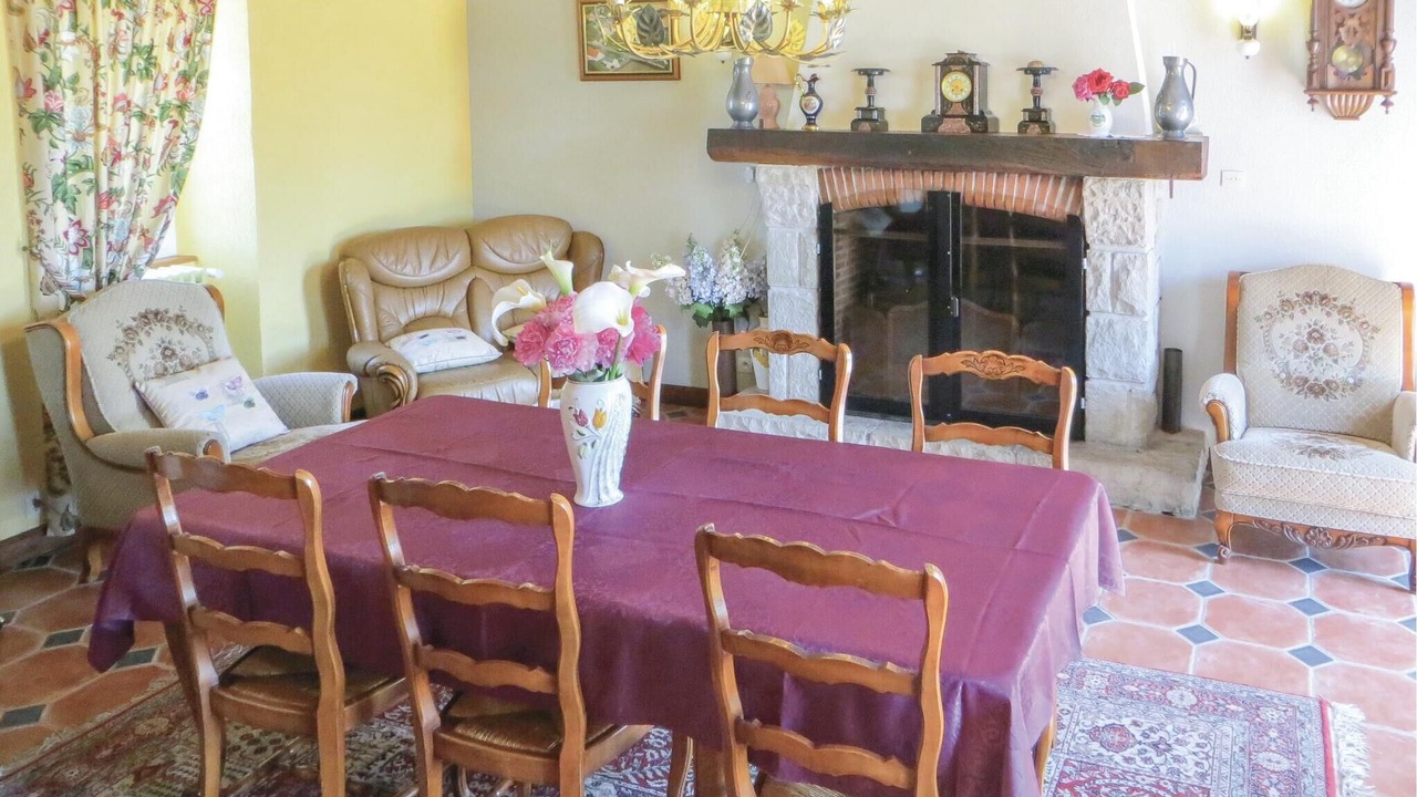 Photo of Bedroom in Juigne-sur-Sarthe